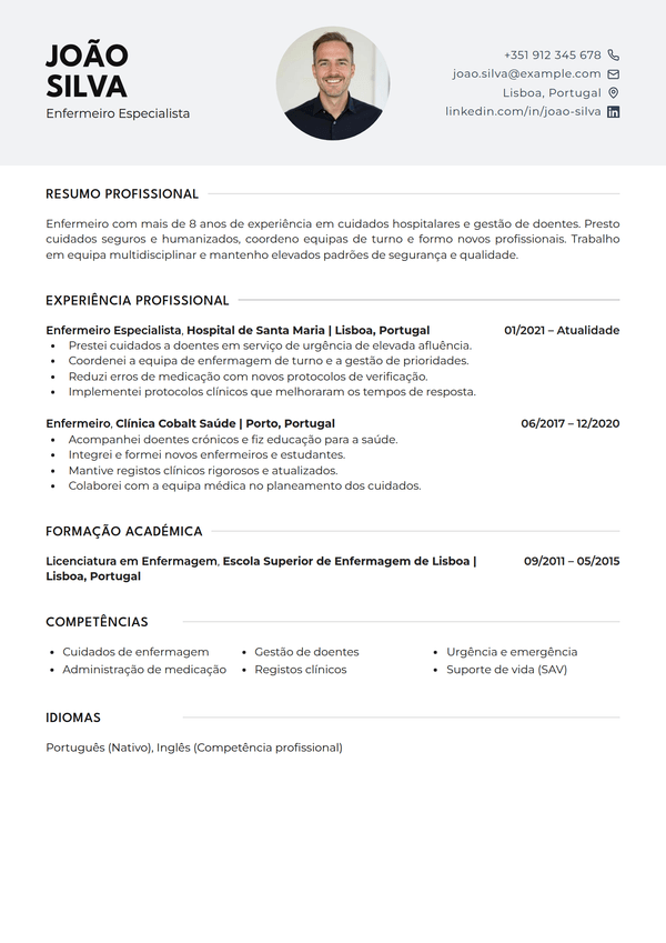 Clarity — modelo de currículo